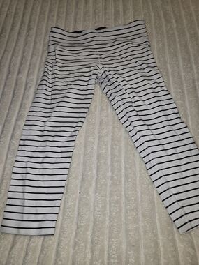 🦄 QUIET STRIPES Lululemon Wunder Under Crops